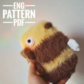 cute fuzzy crochet bumblebee amigurumi insect