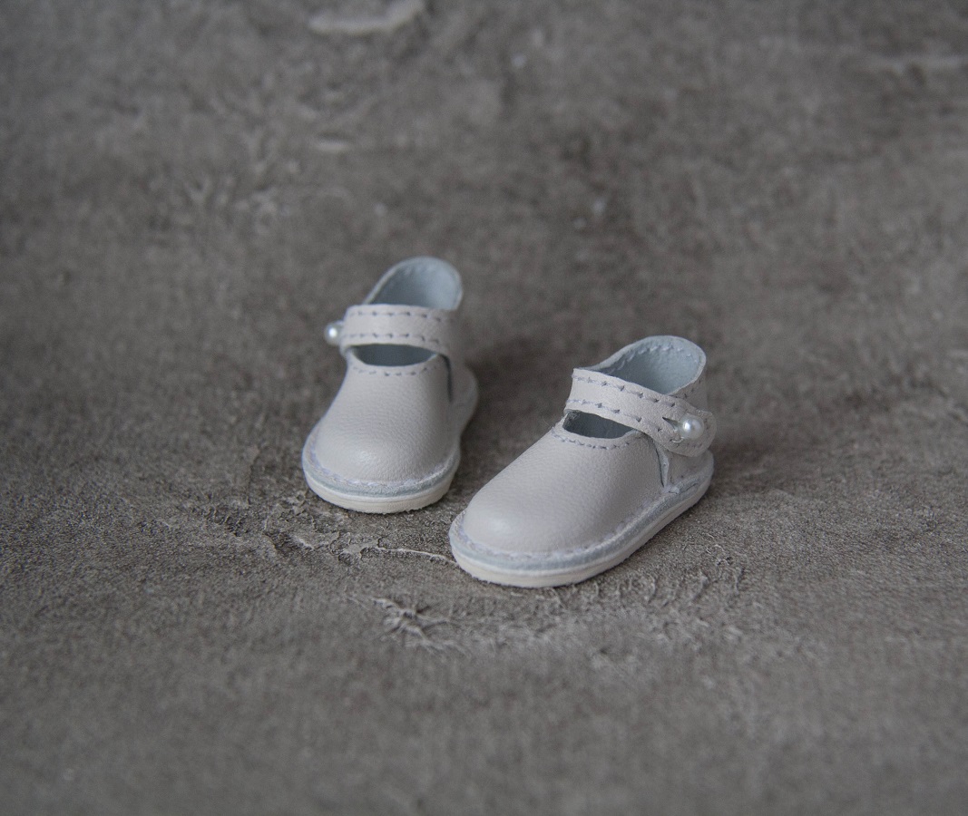 Shoes for Li'l Dreamer 11 inches. 1 img 1620
