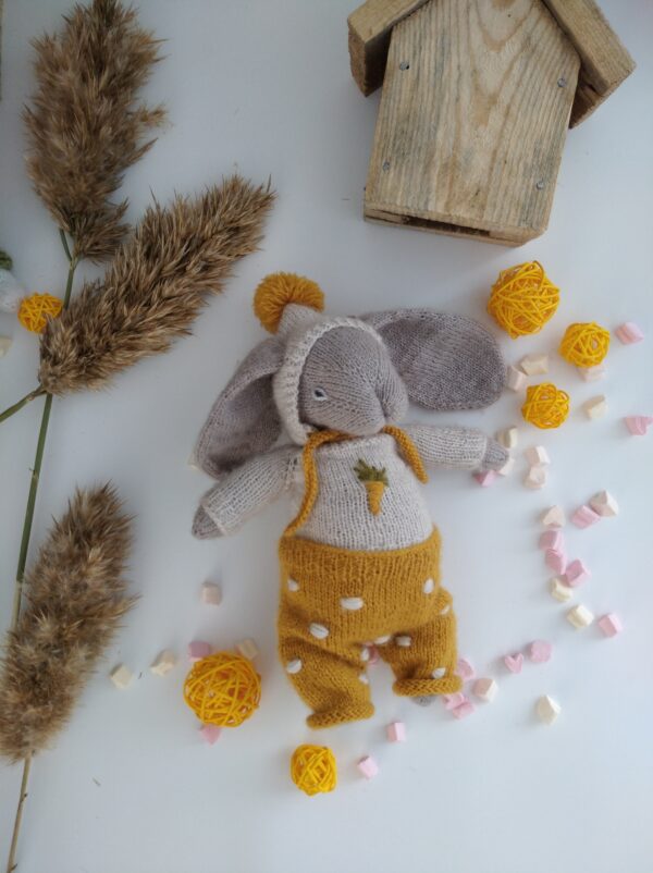 Bunny knitting pattern. Rabbit toy knitting pattern
