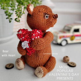 Valentines's Day bear with Red heart