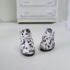 white-shoes-blythe-doll