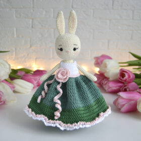 crochet bunny in dress