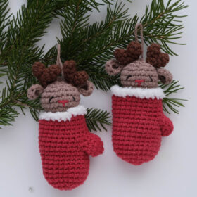 Christmas Mini Mittens and deer crochet pattern
