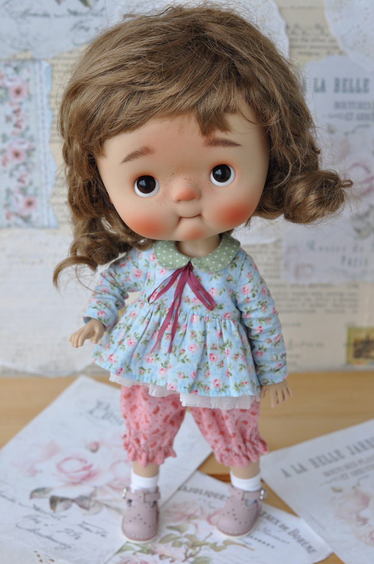 Qbaby doll blue blouse with small flowers and pink pants 2 dsc 0062