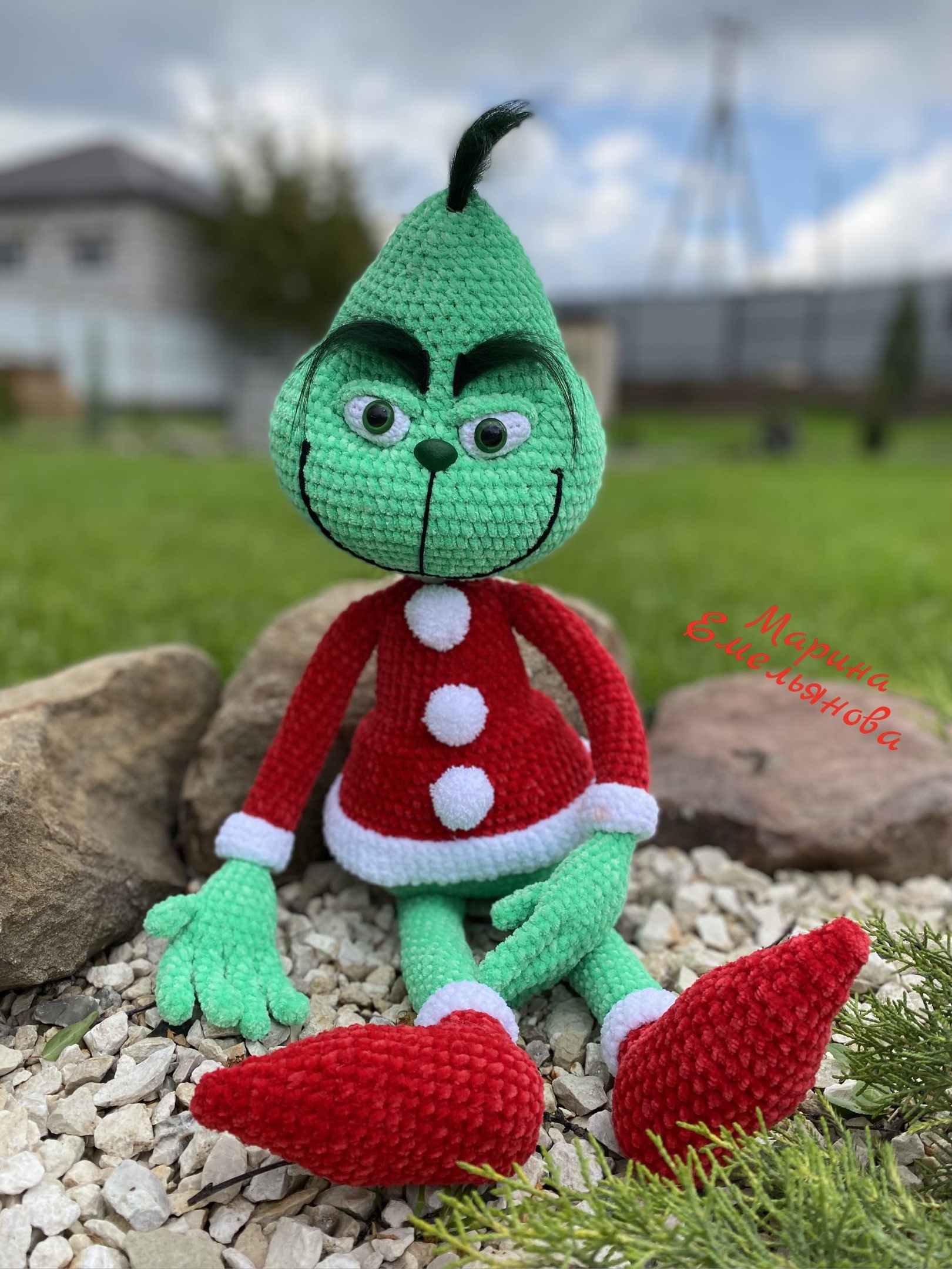 Crochet pattern Grinch. 2 Crochet pattern Grinch.