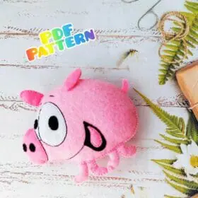Funny piggy pattern of felt toys