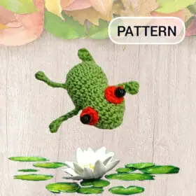 Amigurumi Frog crochet pattern, stuffed animal brooch