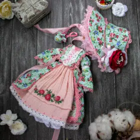pink blythe outfit