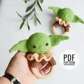Crochet rattle baby Alien in English