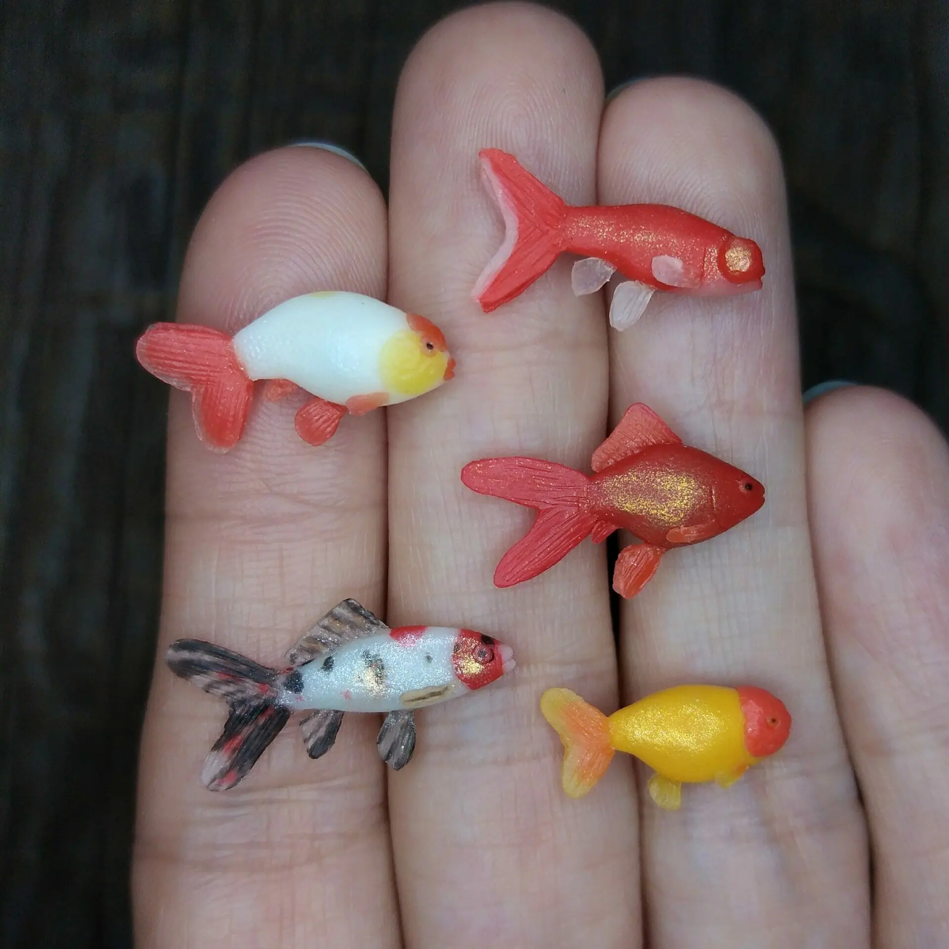 TEHAUX Fake Fish Model Mini Goldfish Figurines, Red Goldfish Miniature Fish  Set Dollhouse 1:12 Scale Goldfish Miniature Fairy Garden Mini Fish