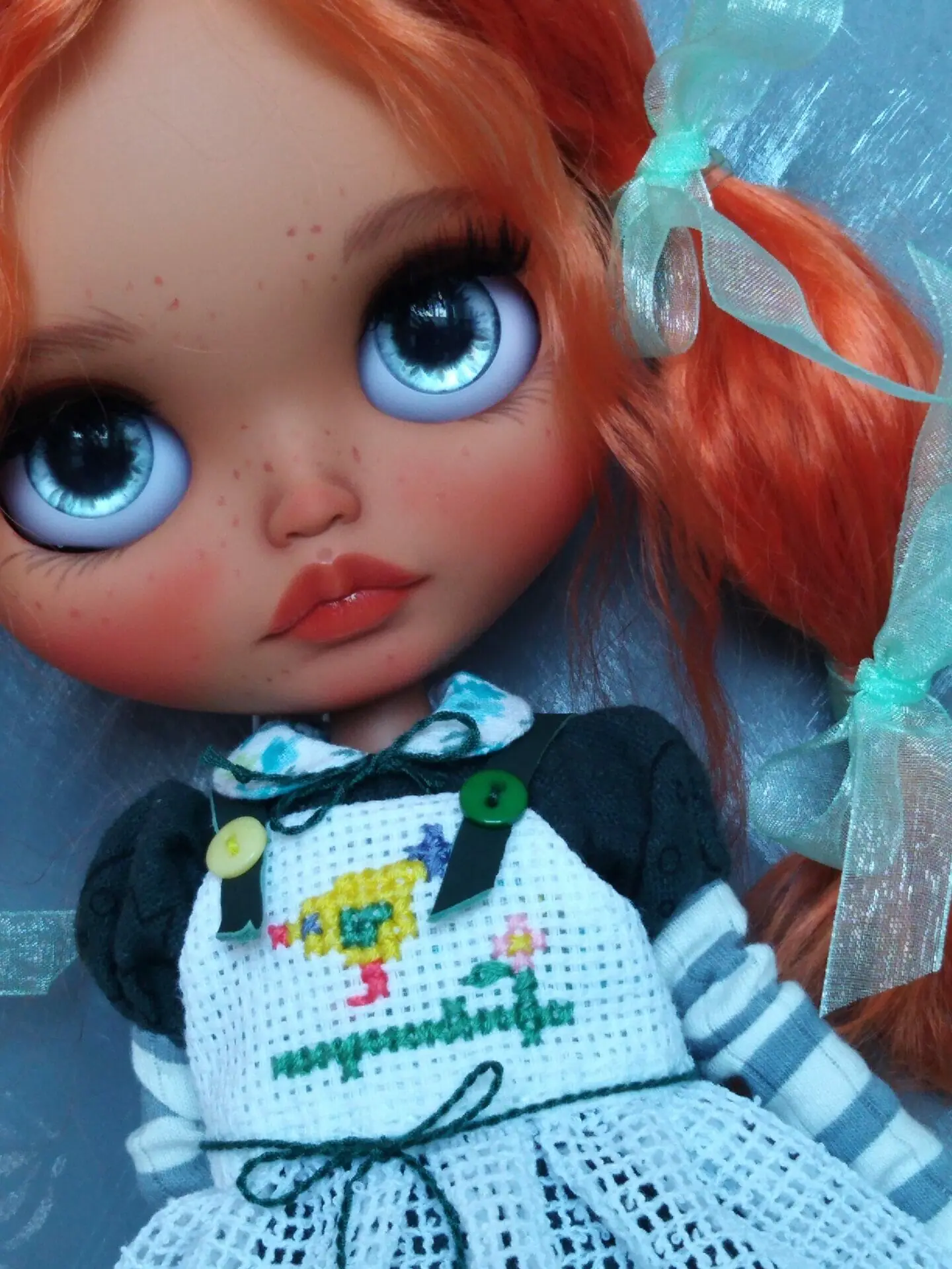 blythe-doll-ooak-articulated-body-big-eyes-beautiful-dress