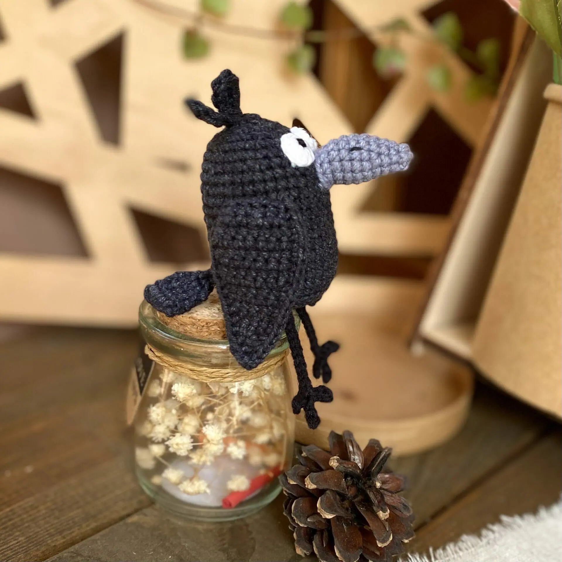 Crow crochet pattern. Amigurumi raven 10cm simple pattern