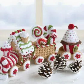 Crochet Christmas Gingerbread Train amigurumi toy