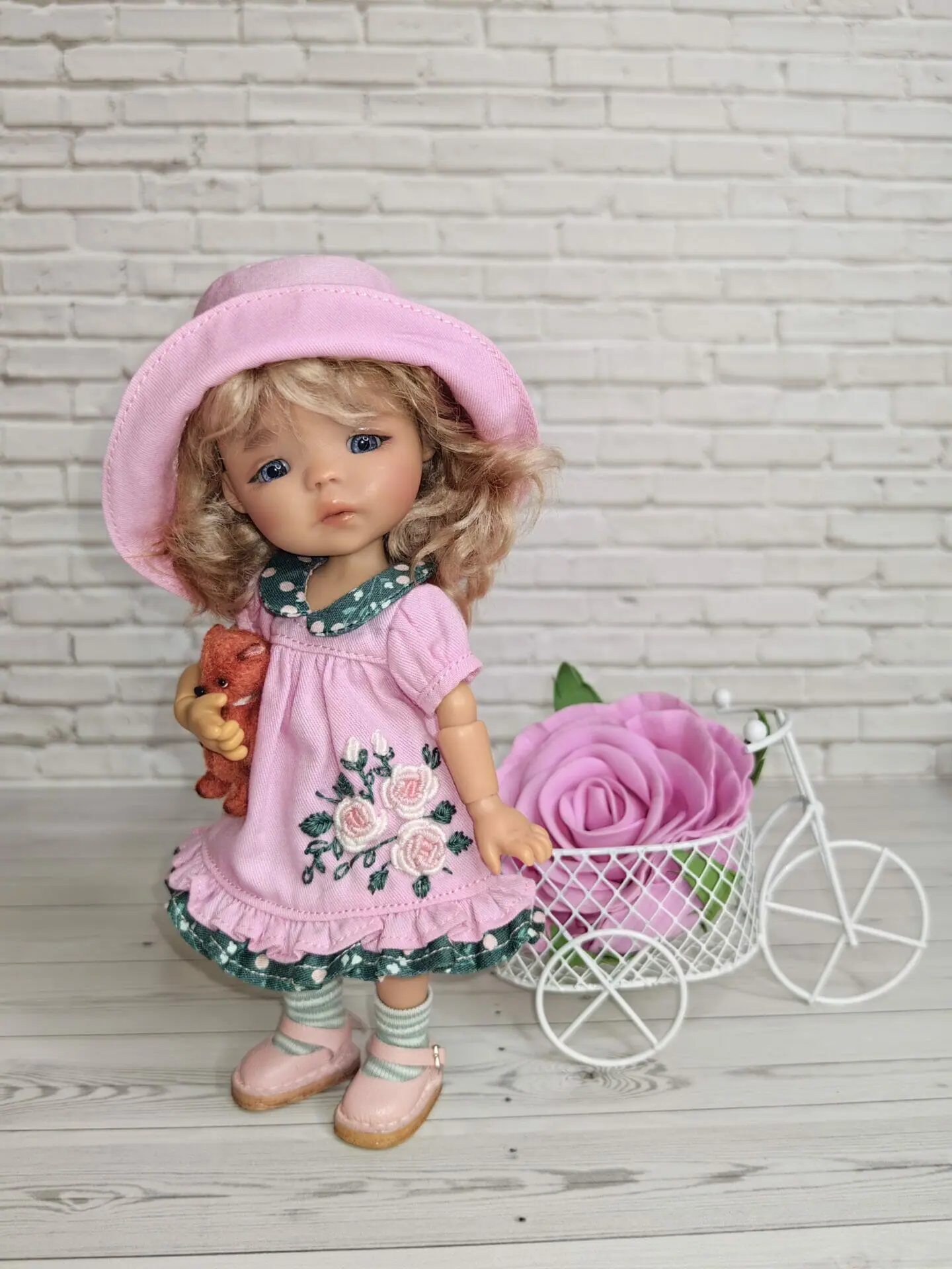 Soft pink dress with small embroidered roses for Nadia. 1 img 20230717 211737.jpg