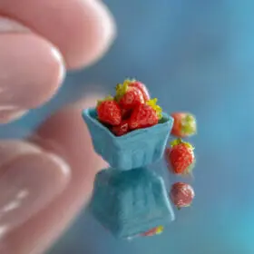 TUTORIAL Miniature polymer clay strawberry