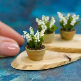 TUTORIAL Miniature lily of the valley with cold porcelain