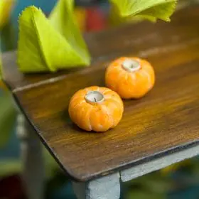TUTORIAL Miniature candles in pumpkins with polymer clay