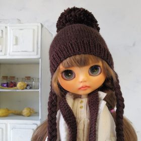brown-hat-blythe-doll