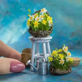 TUTORIAL miniature daffodils from air dry clay in a basket