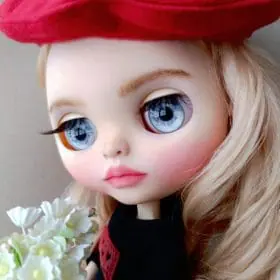 Blythe doll custom with natural blonde hair