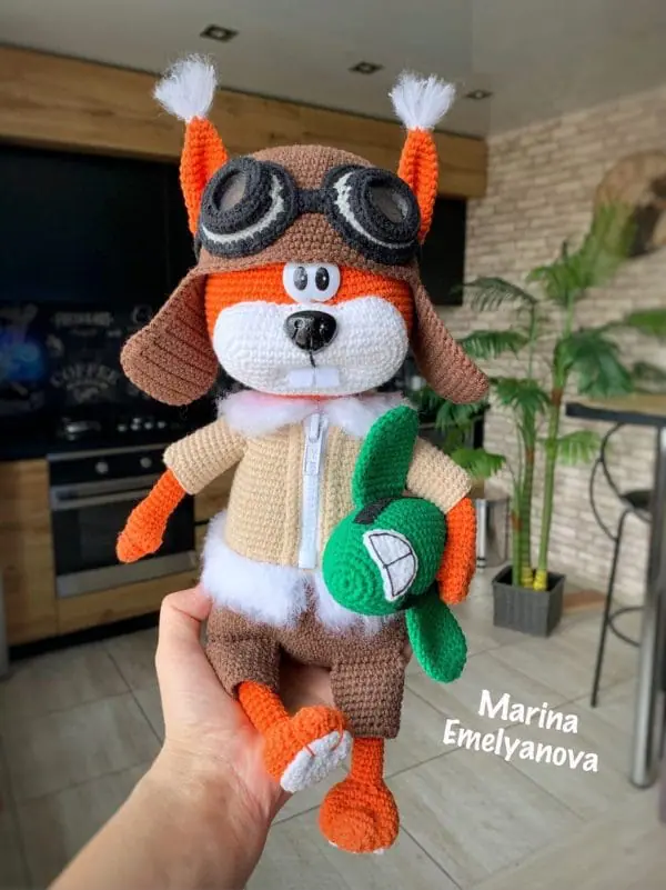 Crochet Pattern Squirrel Pilot.