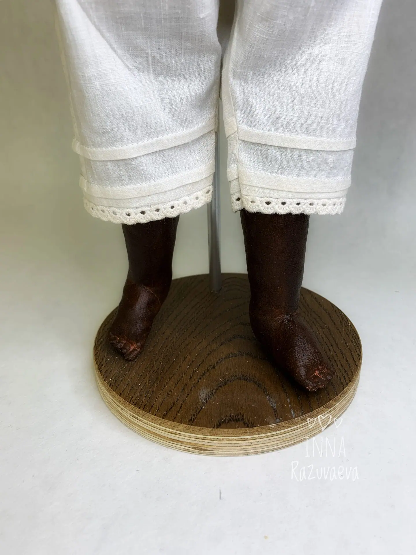 Izannah Walker reproduction black doll 8 fuece3897.jpg