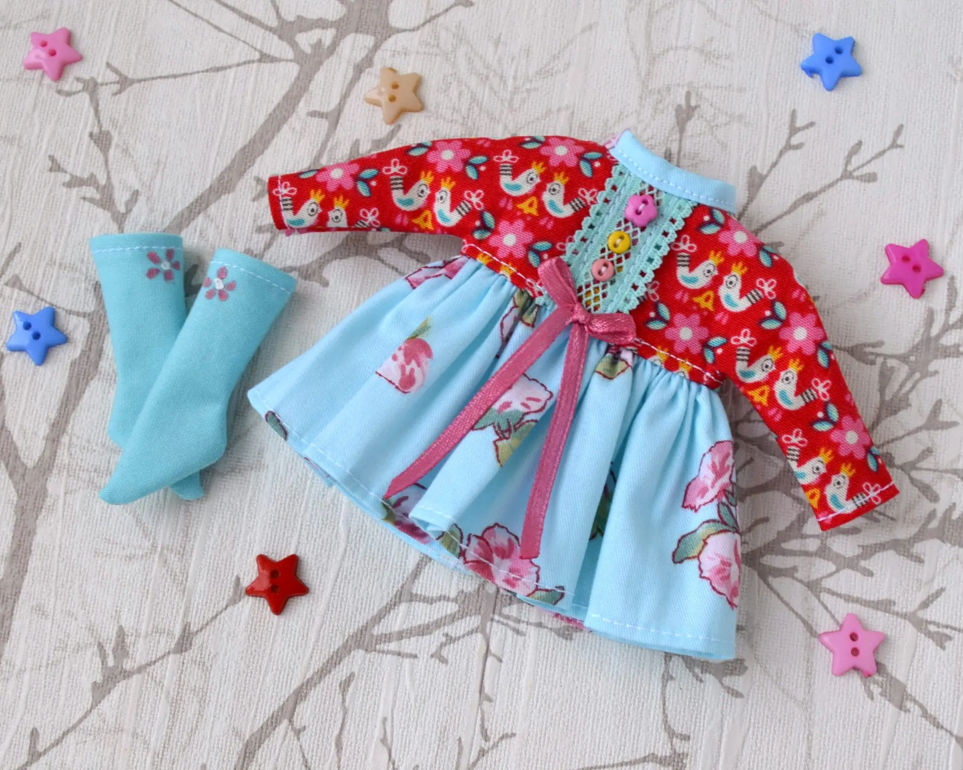 Meadow Chibbi Doll outfit, Holala clothes, Xiaomi doll dress - Red Birds 1 Meadow Chibbi Doll outfit, Holala clothes, Xiaomi doll dress - Red Birds 1