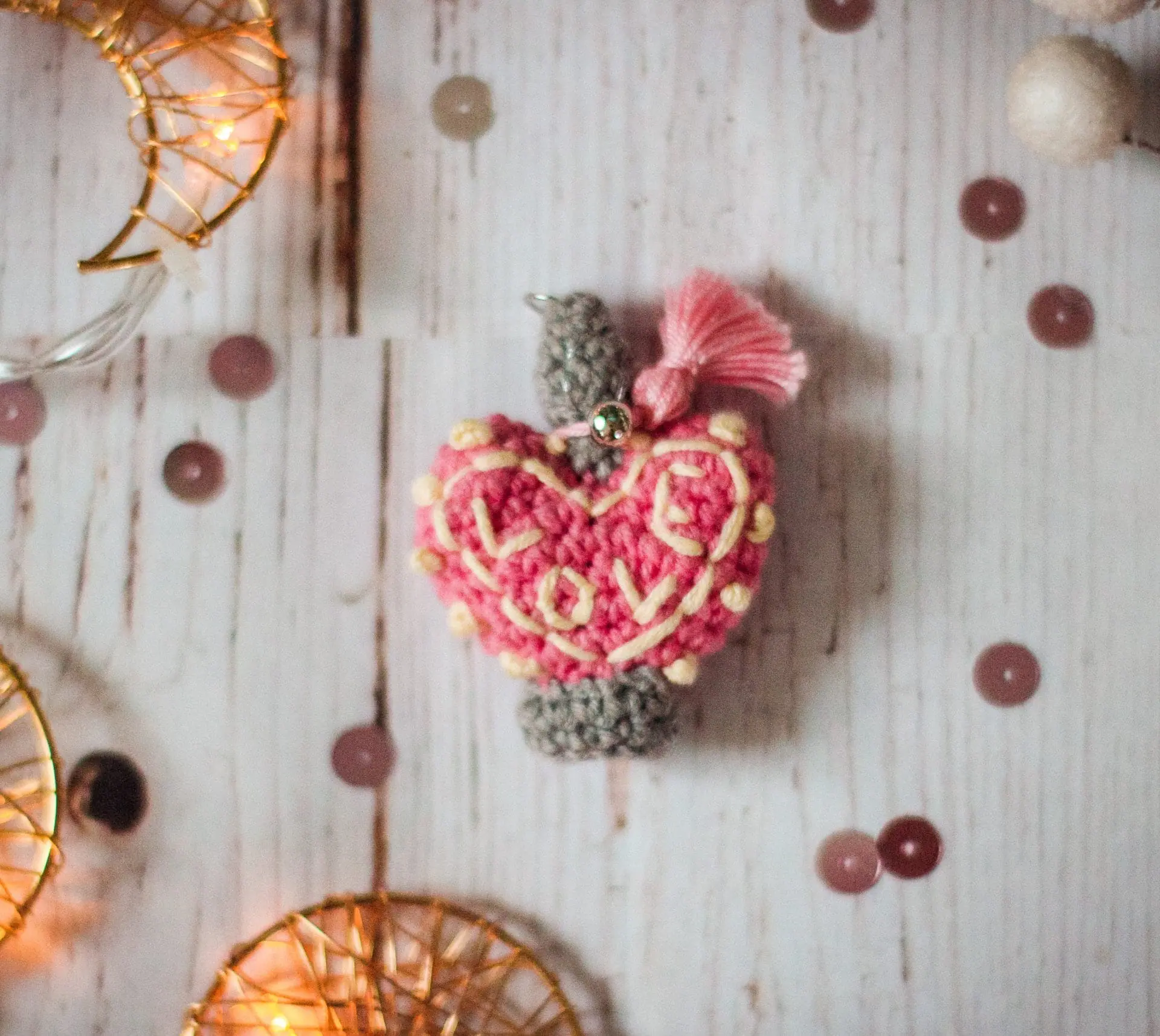 A keychain and a brooch in the form of an Amortentia 13 A keychain and a brooch in the form of an Amortentia