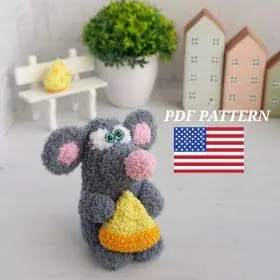 Pattern mouse with a piece of cheese