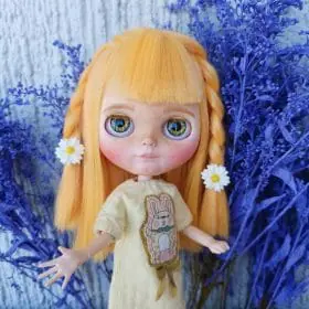 Blythe doll is a little Goldie girl
