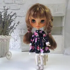 dark-blue-floral-dress-with-long-sleeves-for-blythe-doll