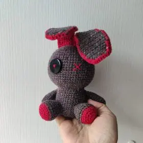 Crochet_voodoo_bunny_doll_cute_but_creepy