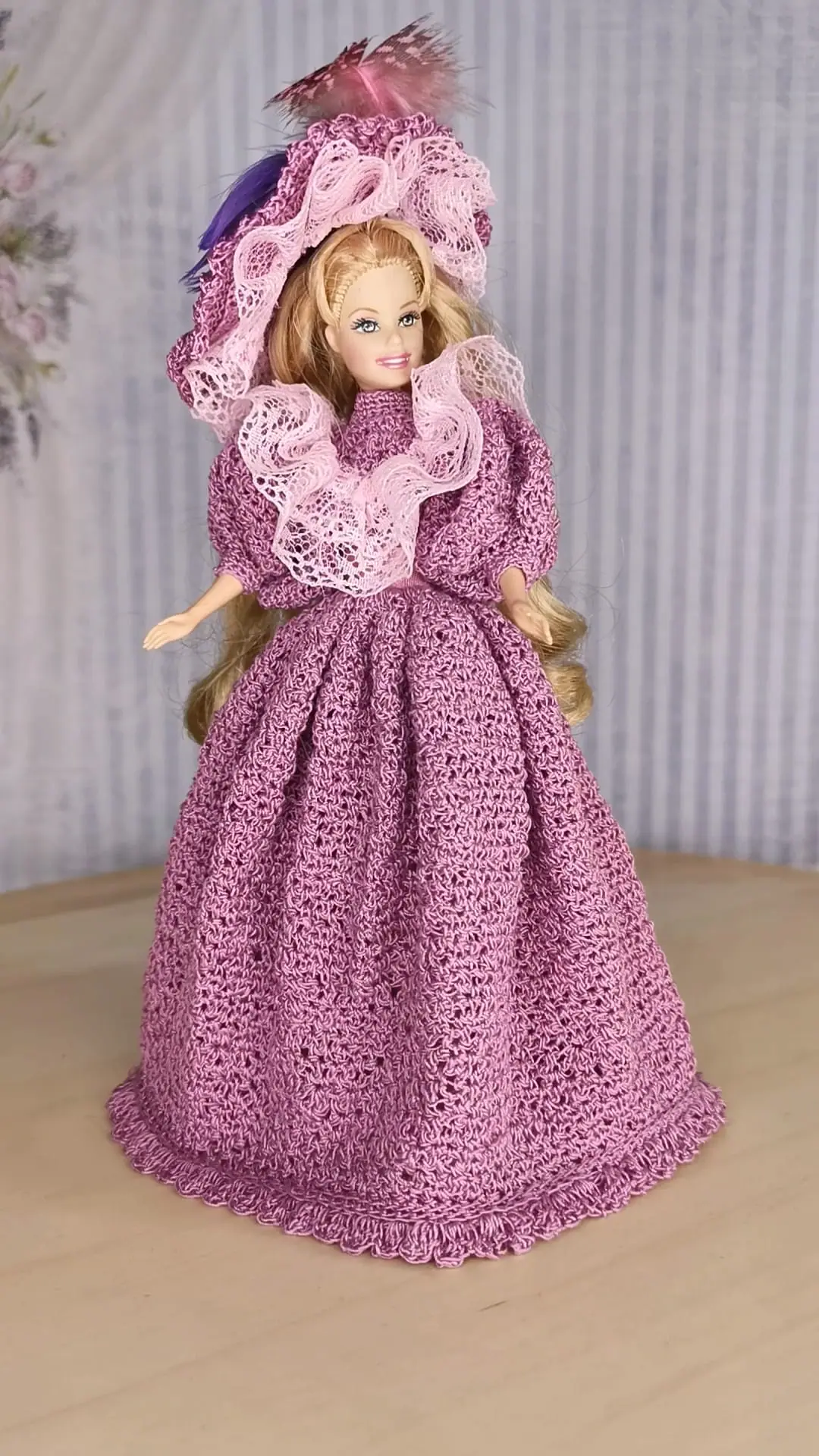 green emerald velvet dress Dollhouse Victorian Doll Porcelain Fancy Lace Dress and Hat 1:12 Scale Woman