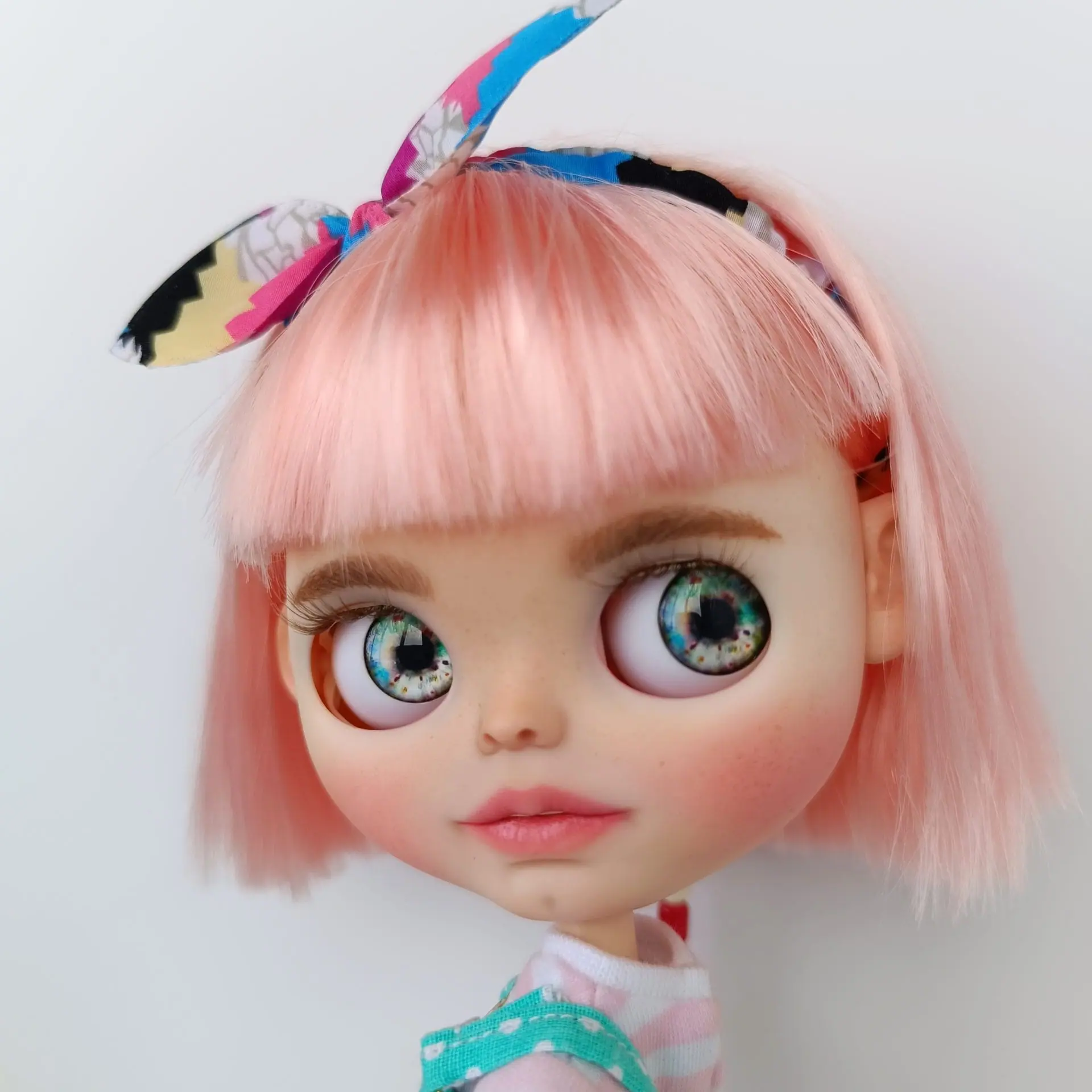 Blythe doll custom with pink hair and open mouth with teeth 4 img 20240718 101457.jpg