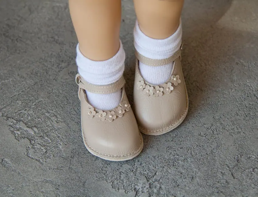 Shoes with flowers for Meadow doll 20 inches LL. 4 img 9262.jpg