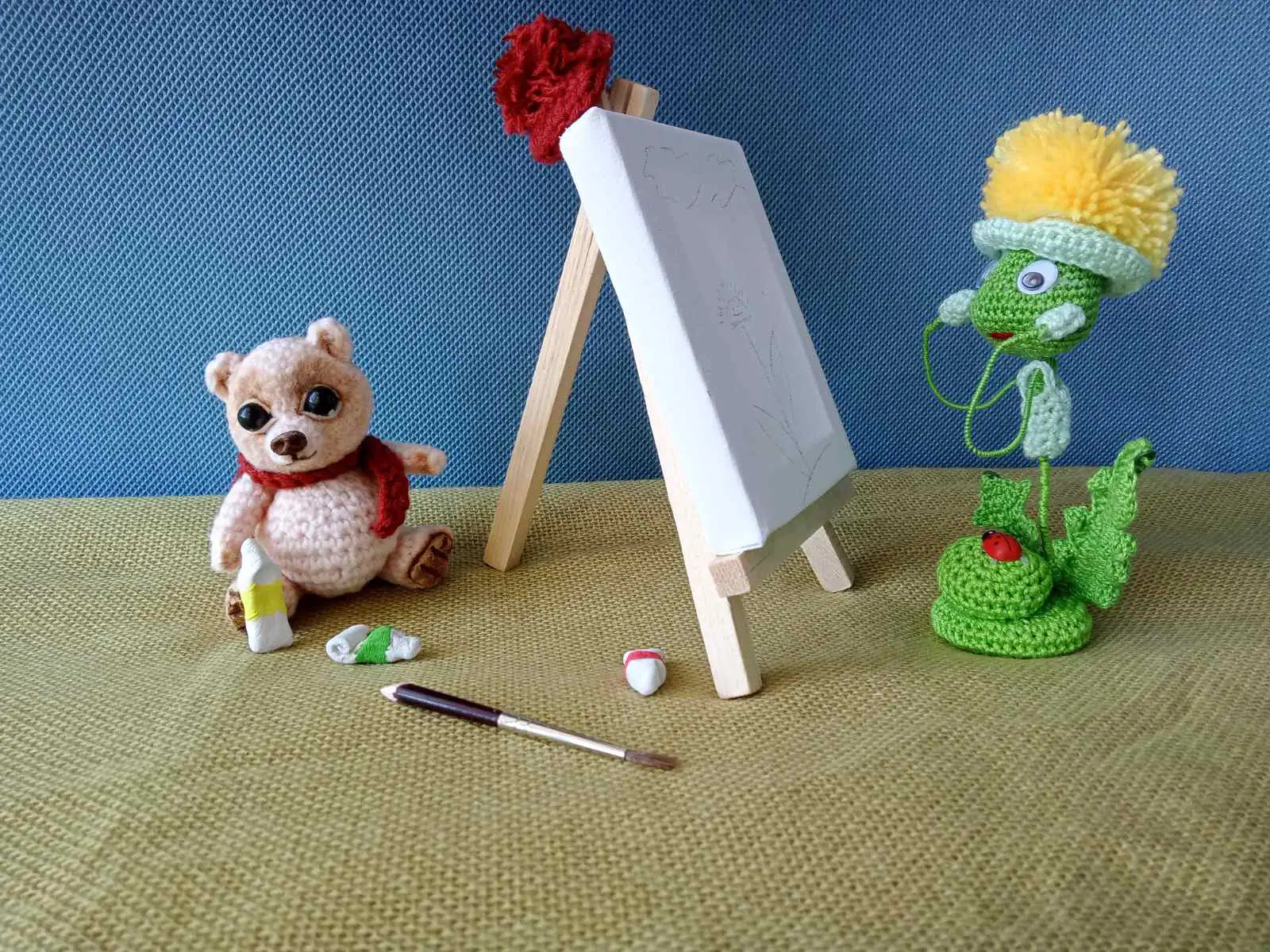 The bear-artist and his friend Oduvan. miniature 5 9.jpg
