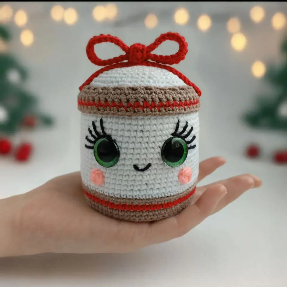 Crochet Christmas Gift Box Pattern – Festive Amigurumi Decoration Plush crochet Christmas gift box amigurumi, handmade holiday decoration pattern