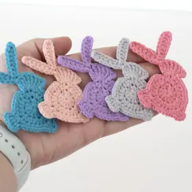 little knitted Easter bunnies
