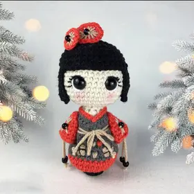 Plush crochet Kokeshi doll keychain, Japanese-inspired amigurumi toy, handmade pattern