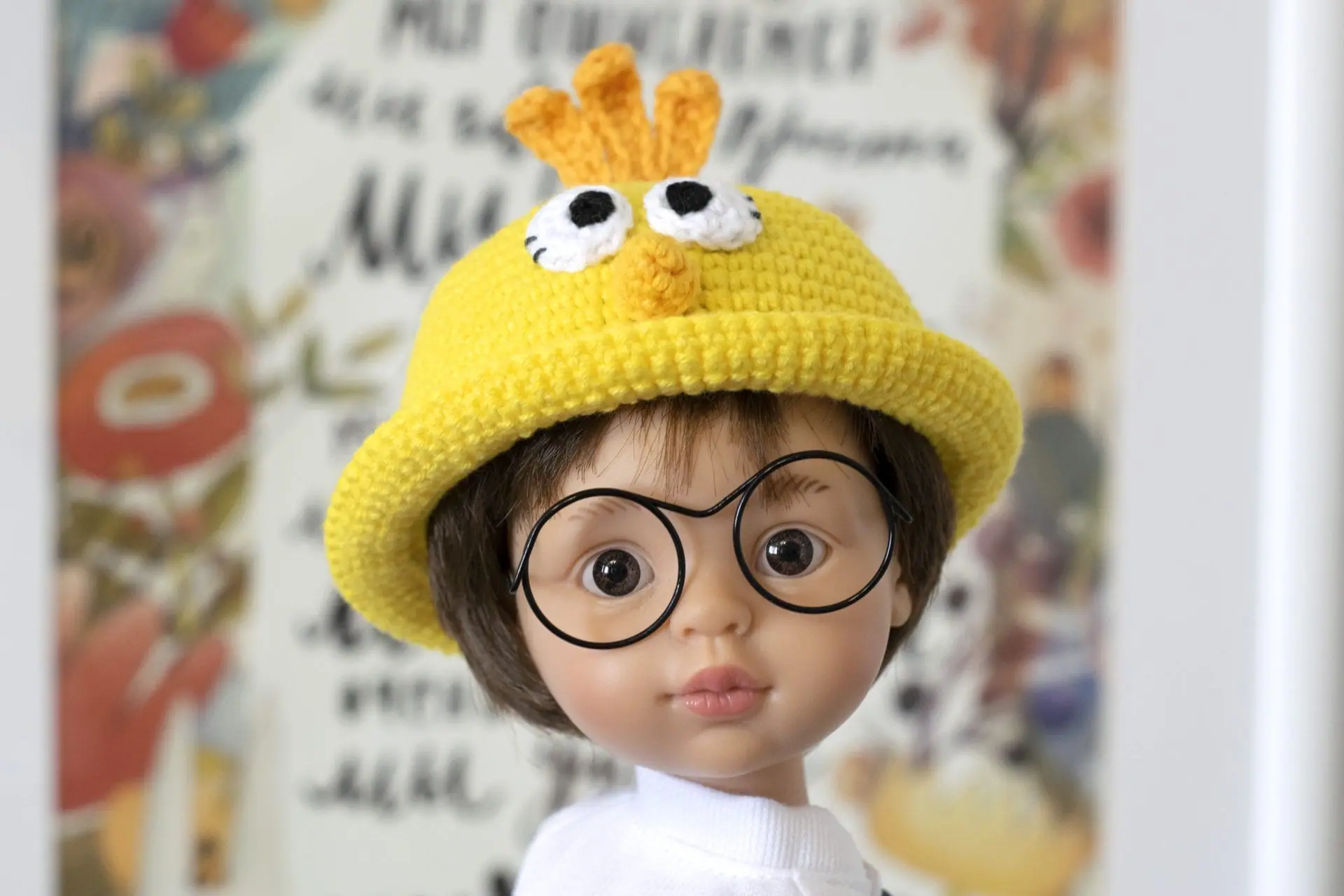 DSC_0896 Paola Reina doll in a chicken hat