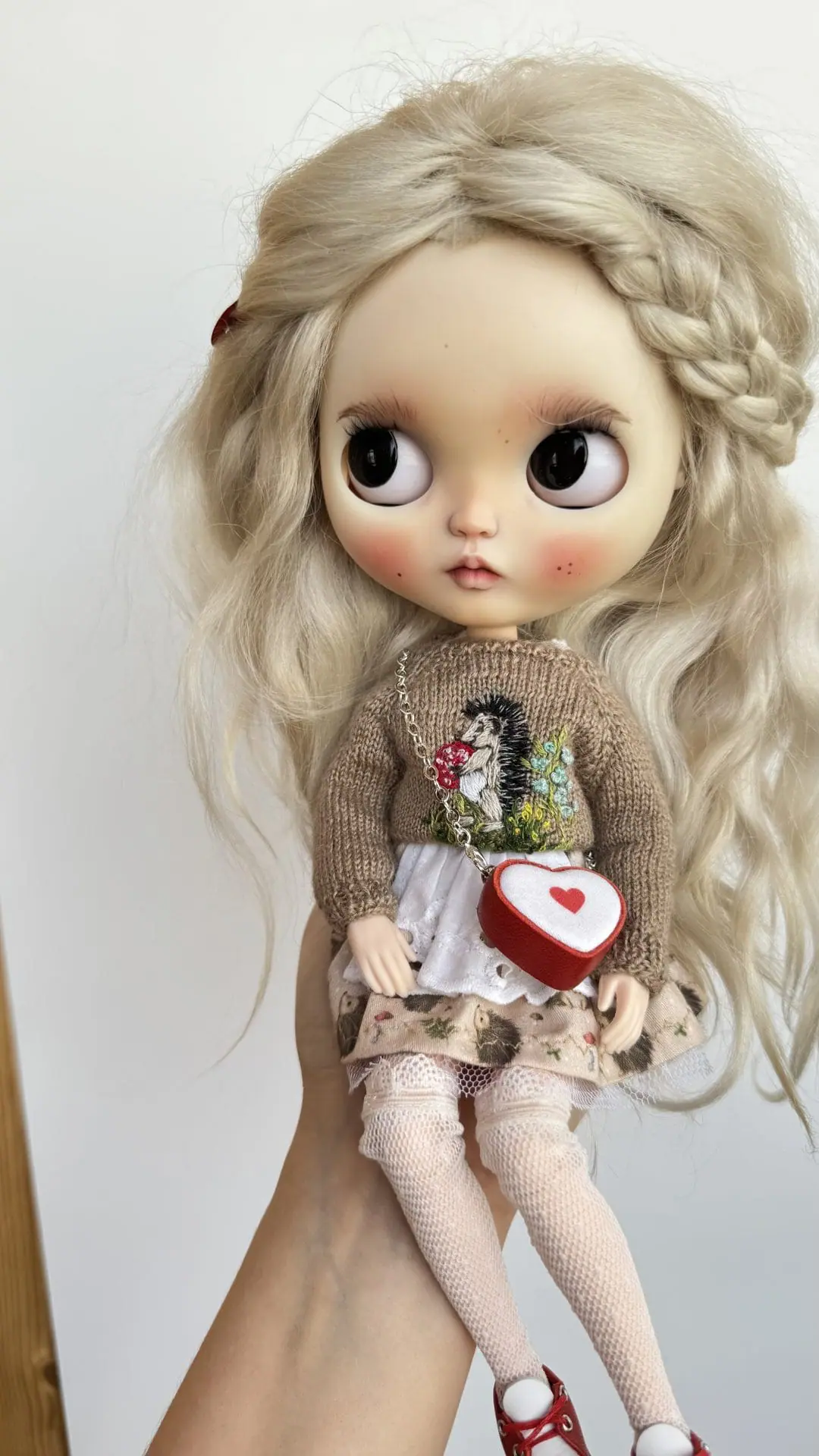 Blythe doll sweater with embroidery 1 img 5681.jpeg
