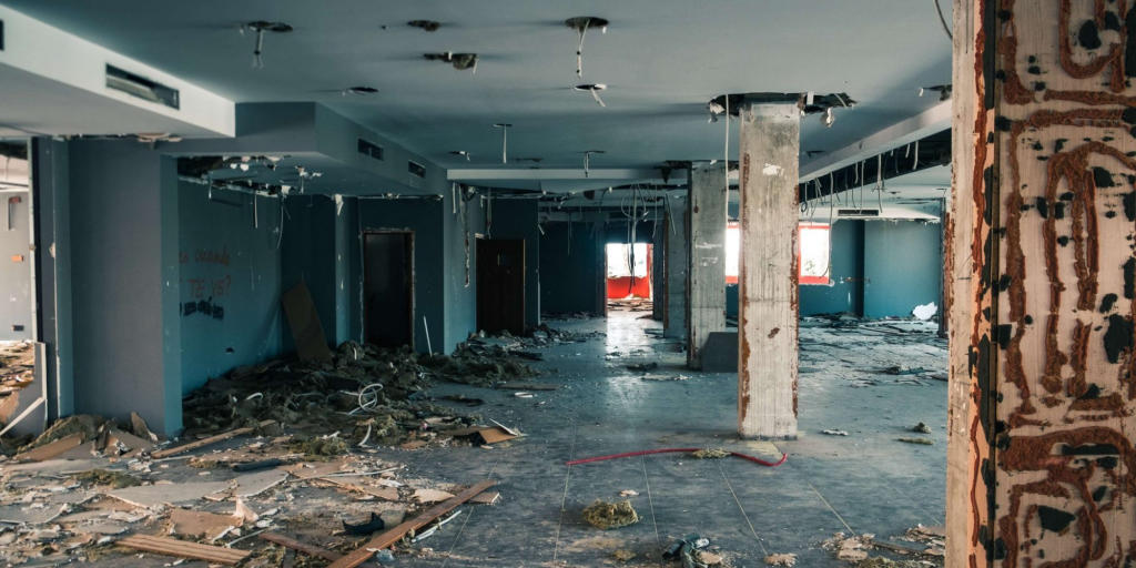  EcoServeis: derribos y demoliciones interiores en Pallejà con horarios de trabajo flexibles 