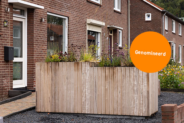 Een afbeelding van de Flowerbox in de tuin van een bewoner.