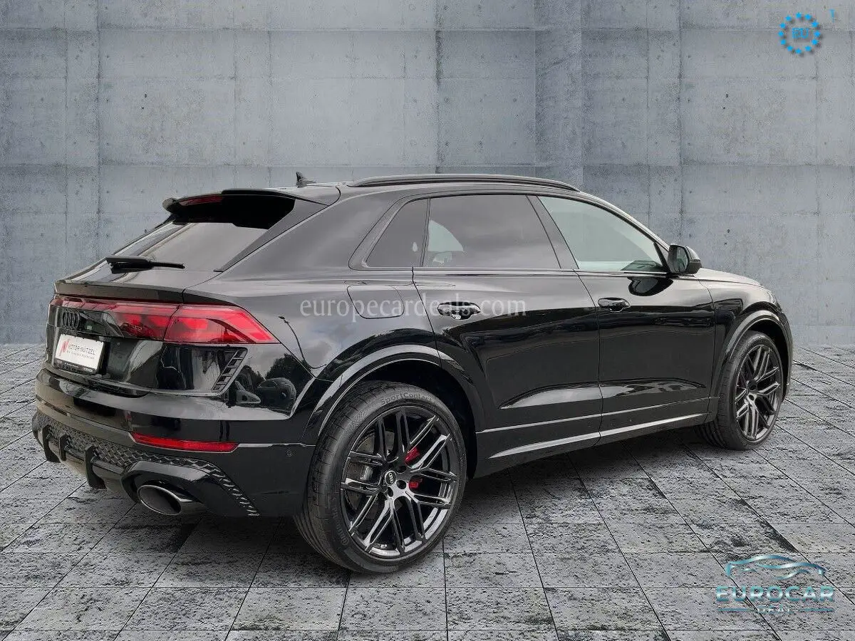 Audi RSQ8