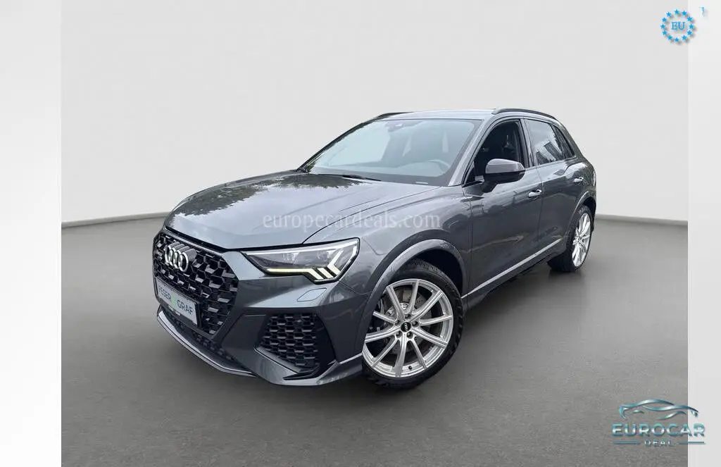 Audi RSQ3