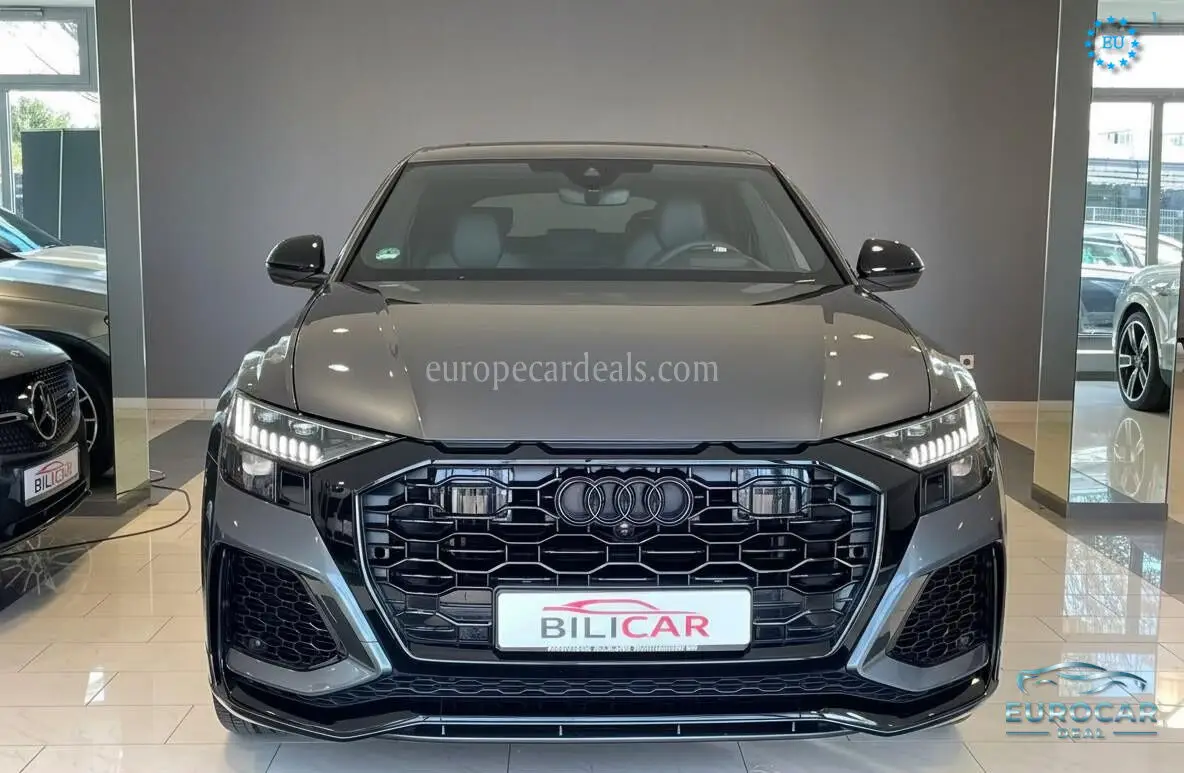 Audi RSQ8