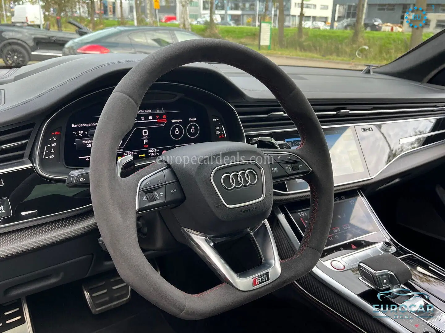 Audi RSQ8