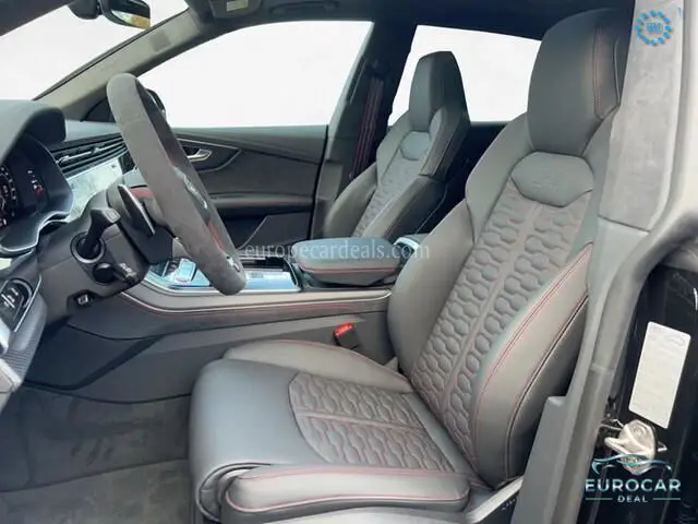 Audi RSQ8