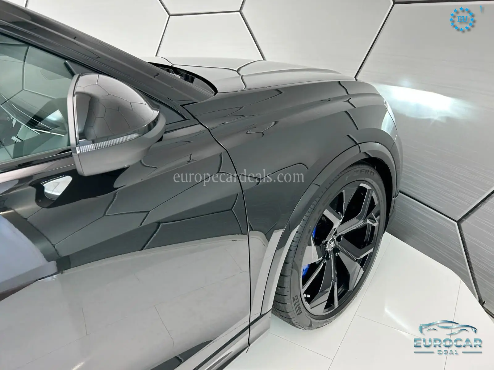 Audi RSQ8
