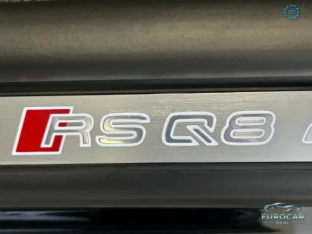 Audi RSQ8